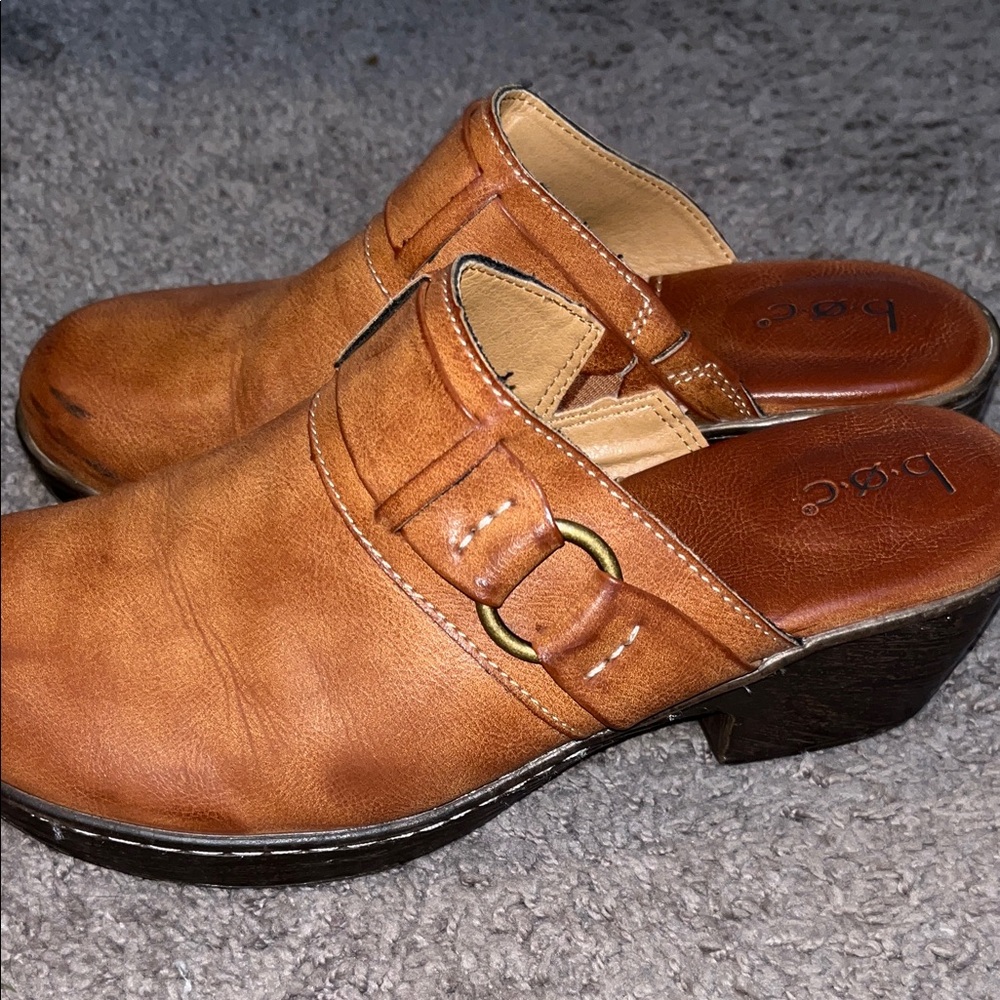B.o.c Women’s Tan Leather Clogs sz 9M